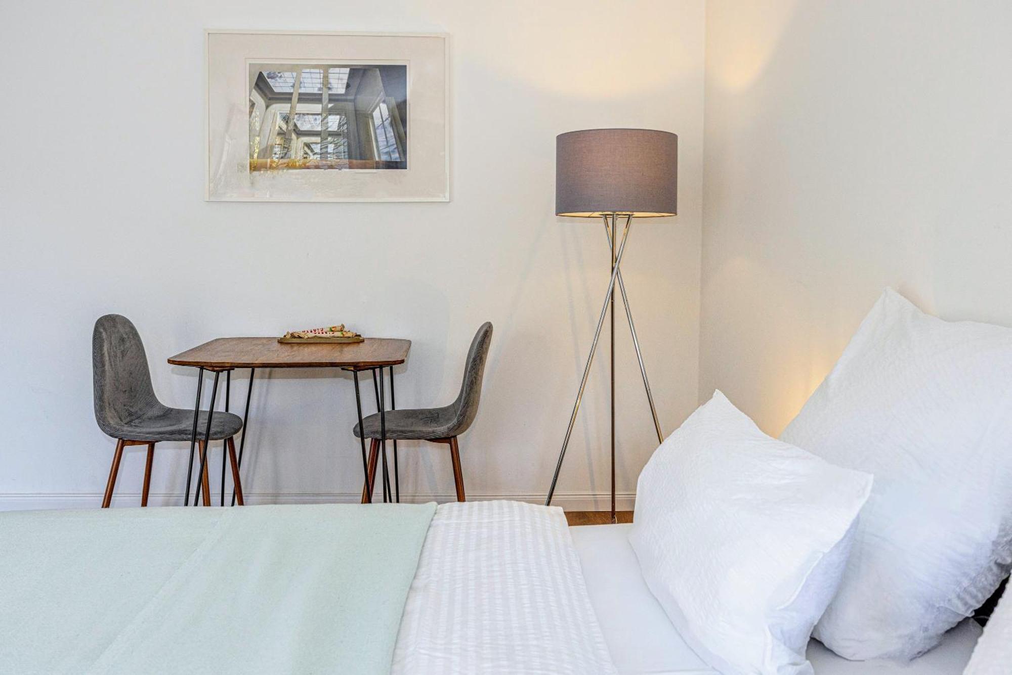 Have-a-nice-stay - Nahe Bahnhof - 20 Minuten Nach Hamburg - Trotzdem Ruhig Gelegen - 6 Minuten Zu Fuss Ins Zentrum - Modern Eingerichtet Apartment *